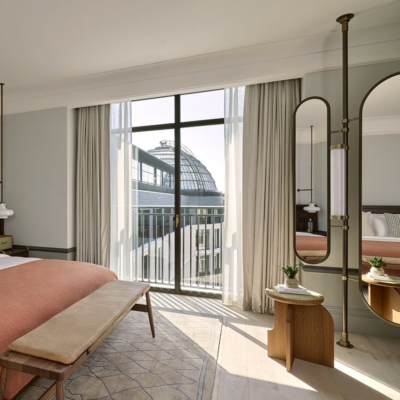 Six Senses London - Courtyard Suite Bedroom.jpg