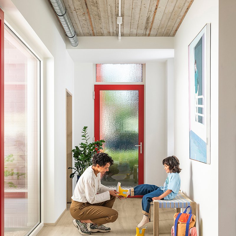 MJ3550_Interior02_hall.jpg