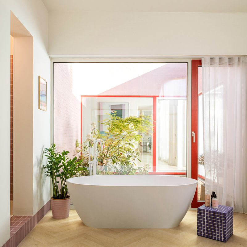 IMD8246_Interior01.jpg