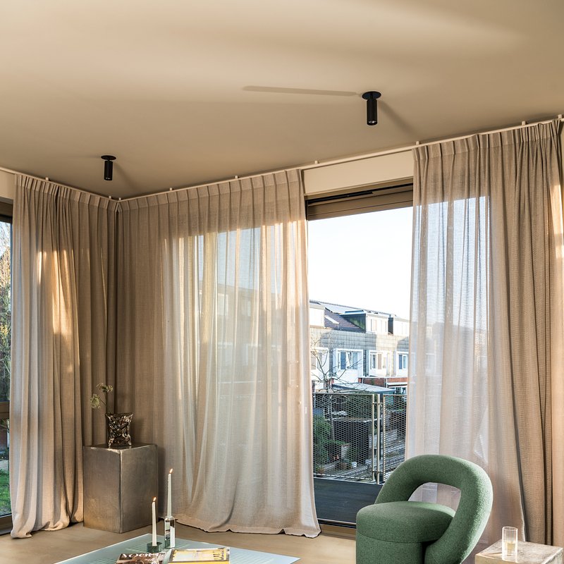 AVMPBU41259_Interior002_liv.jpg