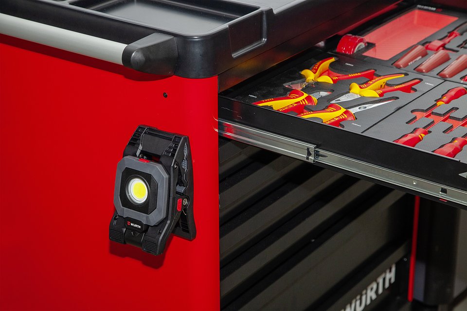 AKUMULATOROWA LAMPA ROBOCZA LED ERGOPOWER CLAMP, nr art. Nr art. 082795030