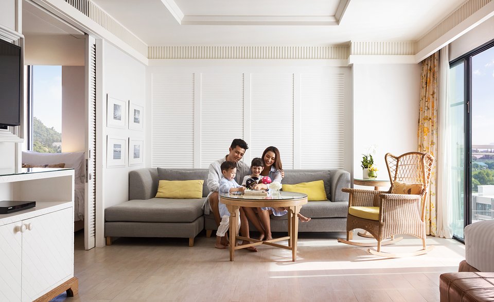 Amari Hua Hin_Club Family Suite Lifestyle 3.jpg