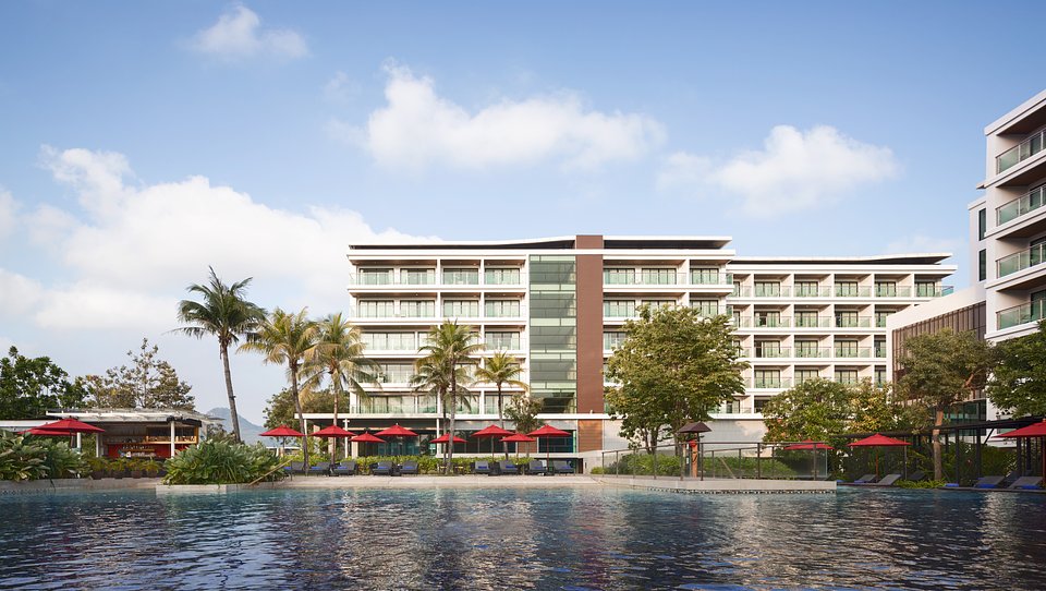Amari Hua Hin_Exterior_Poolside 1.jpg