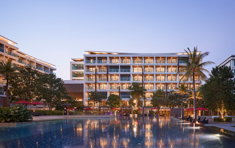 Amari Hua Hin_Exterior_Poolside 4.jpg