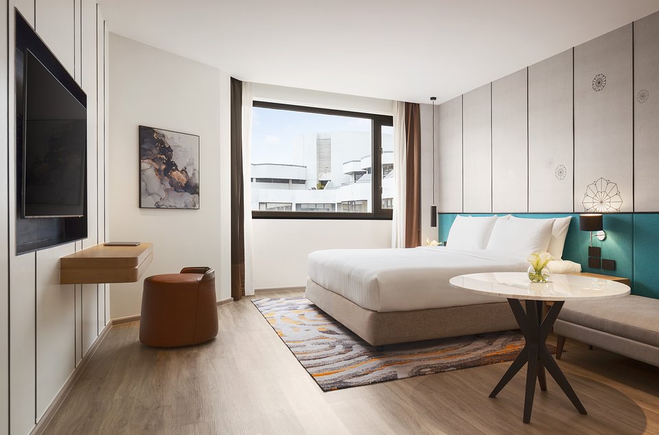 Amari Don Muang Airport Bangkok_Premier Pool King Room.jpg