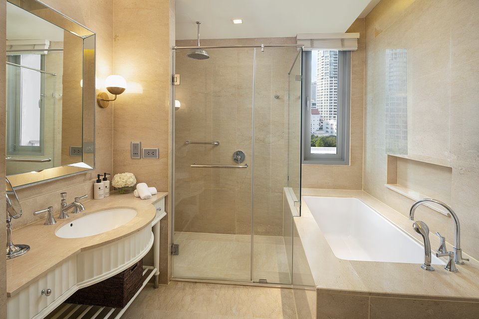 Oriental Residence Bangkok-Junior Suite Prestige-Bathroom.JPG