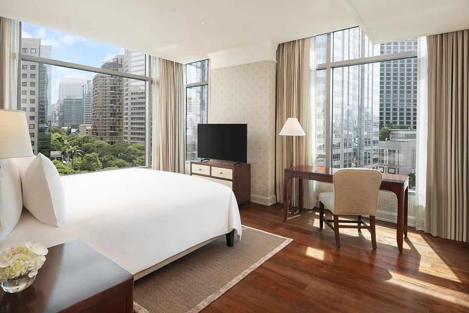 Oriental Residence Bangkok-Two Bedroom Prestige-Bedroom-Master Daylight.jpg