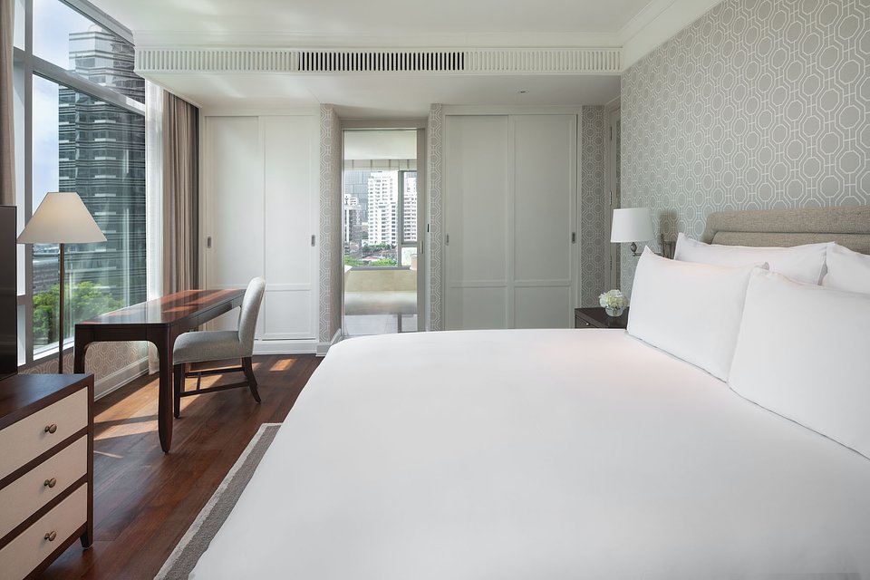 Oriental Residence Bangkok-Two Bedroom Prestige-Bedroom-Master with bathroom.jpg