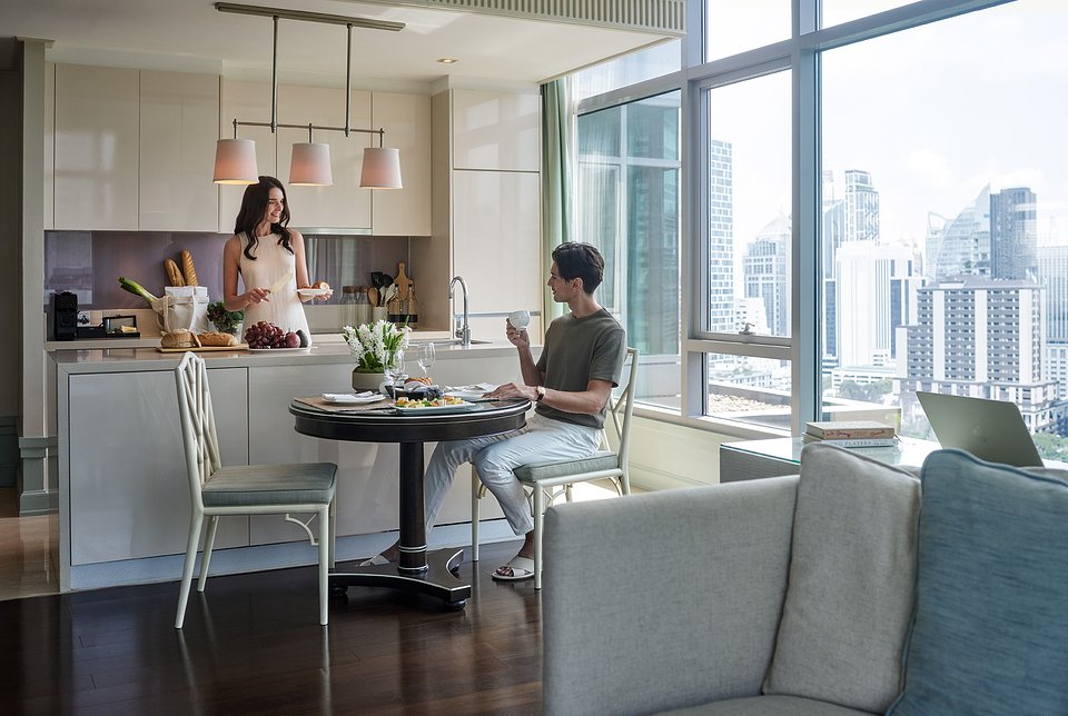 Oriental Residence Bangkok-Accommodation-One Bedroom Corner Suite-Lifestyle 1.jpg