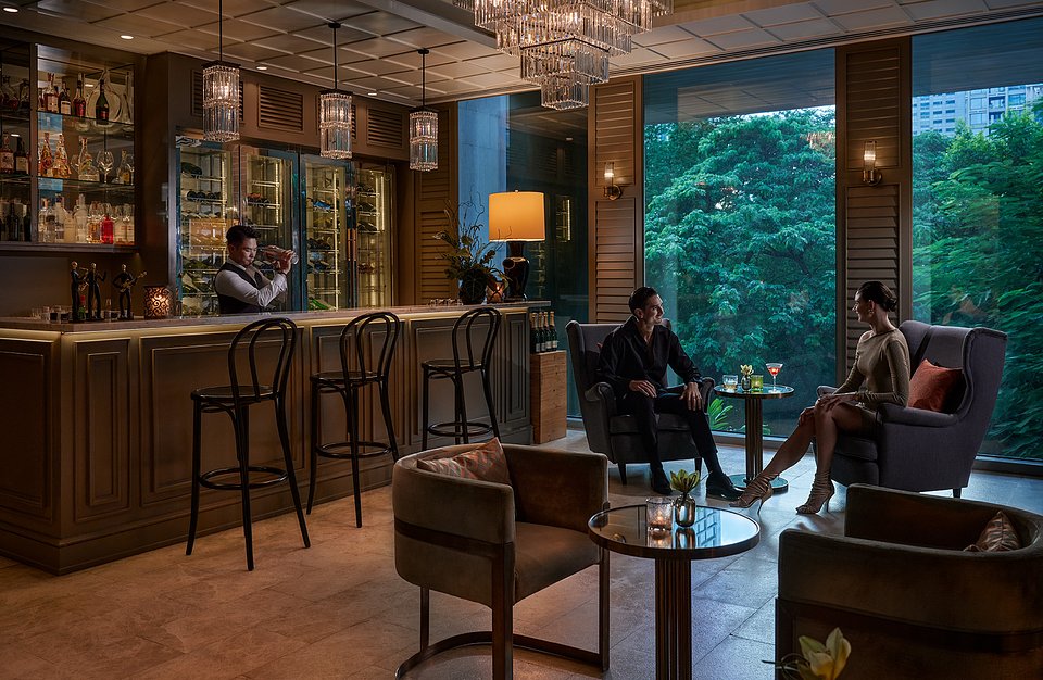 Oriental Residence Bangkok-Dining-Oriental Bar-Lifestyle 1.jpg
