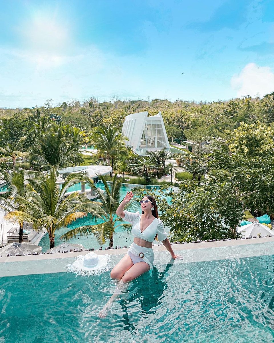 Cross Bali Breakers_Lifestyle.jpg