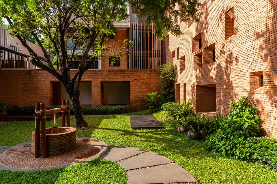 Cross Chiang Mai Riverside_Exterior.jpg