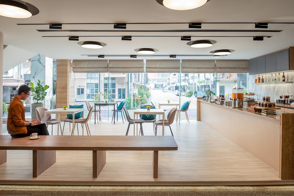 Cross Vibe Bangkok Srinakarin_cafe2.jpg