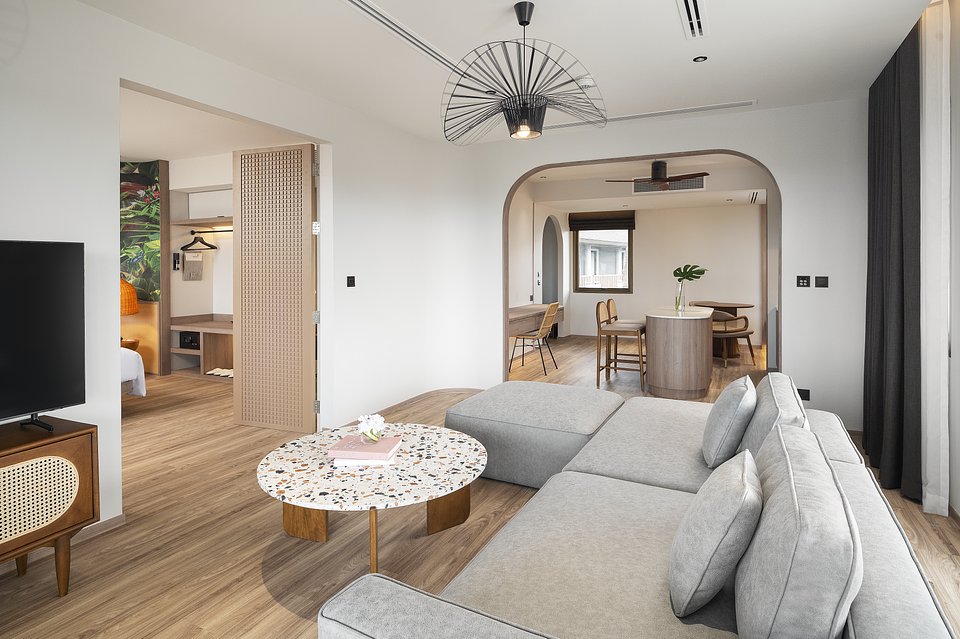 Amari The Tide Bangsaen-Bangsaen Suite-Overall-Connecting.JPG.jpg