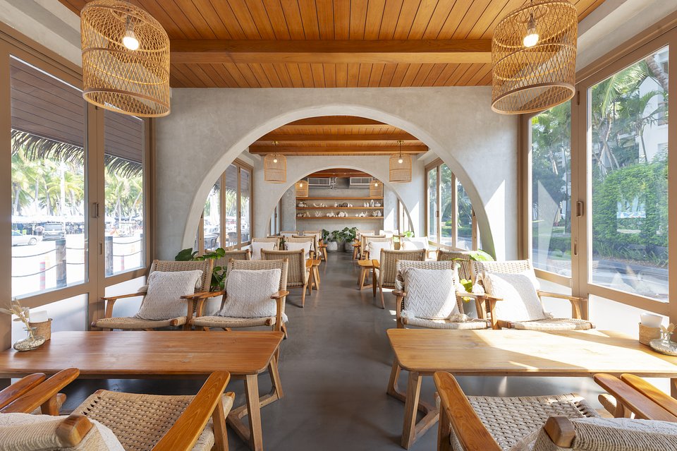 Amari Bangsaen-Aloha Beach Cafe 2.JPG.jpg