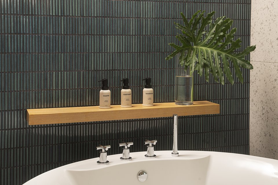 Amari The Tide Bangsaen-Bangsaen Suite-Bathtub with Amenities.JPG.jpg