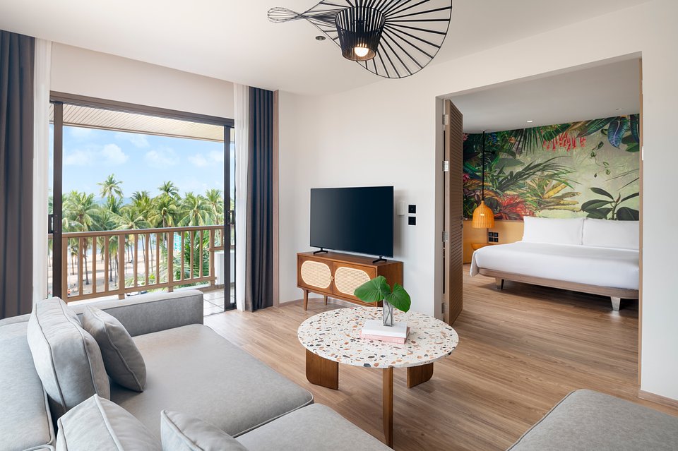 Amari The Tide Bangsaen-Bangsaen Suite-Bedroom and Living Room-Connecting.jpg