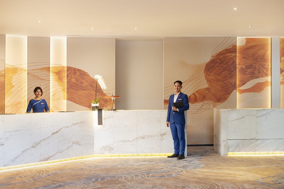 Amari Bangkok-Lobby-Check In Service Excellence (1).JPG