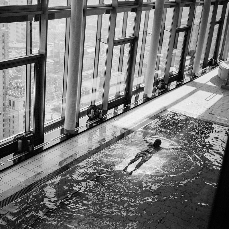 Basen na 43 piętrze Hotelu Intercontinental Warszawa, 17 października 2025, fot. Jacek Turczyk.jpg