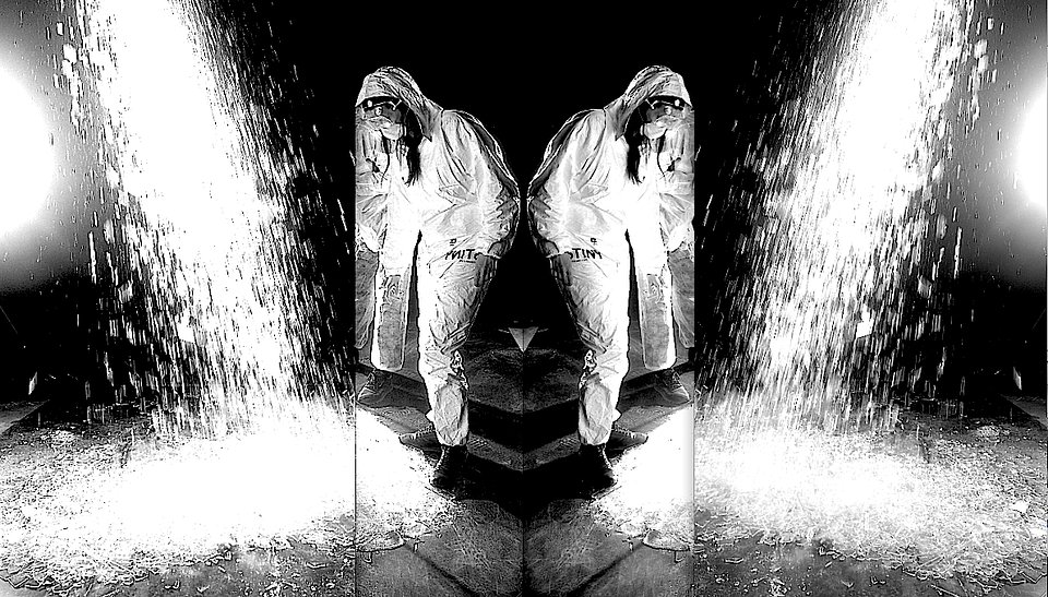 ETS AZaradny_makingoff.jpg