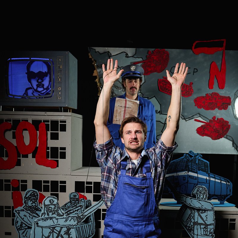 BIBUŁA_Piotr Pędziszewski Teatr Miniatura_2.jpg