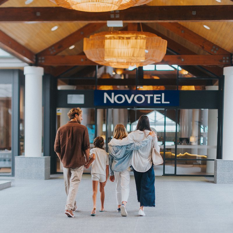 Novotel-Sunshine-Coast-Resort-Lobby-Signage-Family-2023-02__original.jpeg