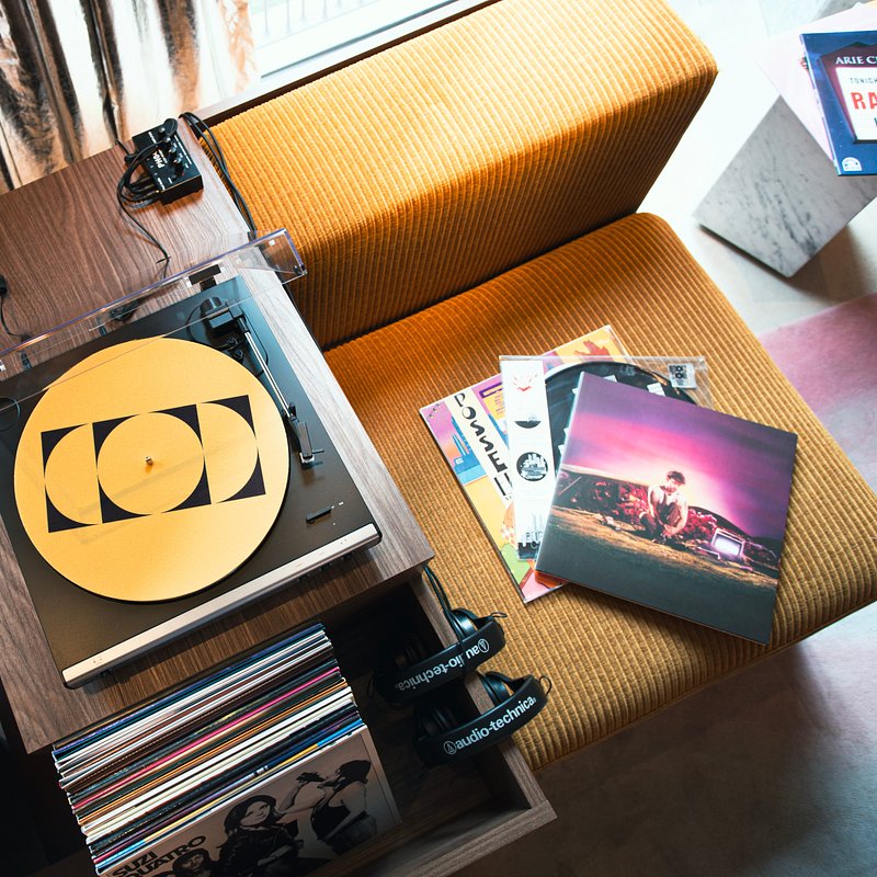 Listening Station at TRIBE Paris Clichy_01.jpg