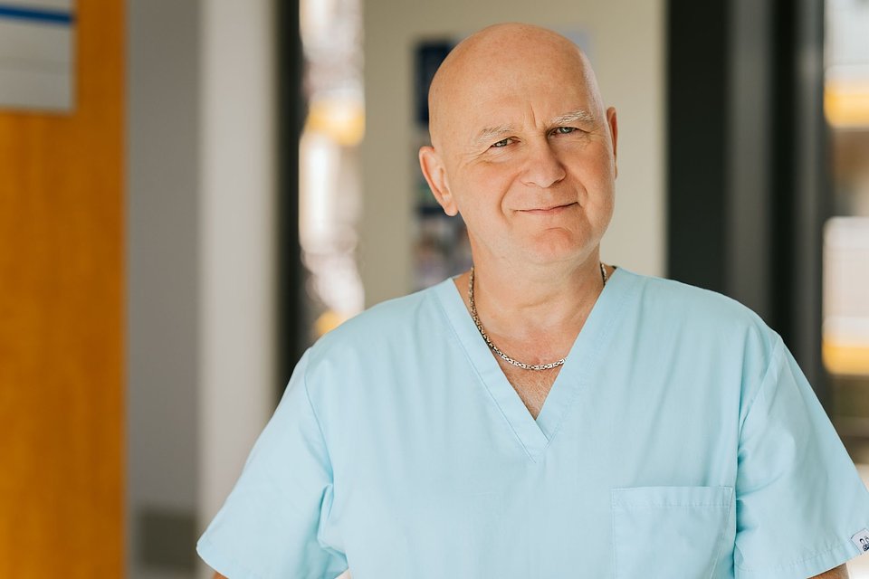 lek. Klaudiusz Czerniawski z LUX MED Onkologia.