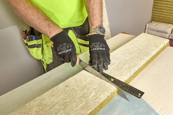 medium_cutting-paroc-cgl-with-knife.jpg