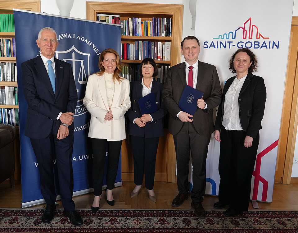 Na zdjęciu od lewej: Henryk Kwapisz, prof. ucz. dr hab. Anna Zbiegień-Turzańska, Joanna Czynsz-Piechowiak, prof. ucz. dr hab. Sławomir Żółtek, Monika Kołodziejczyk.