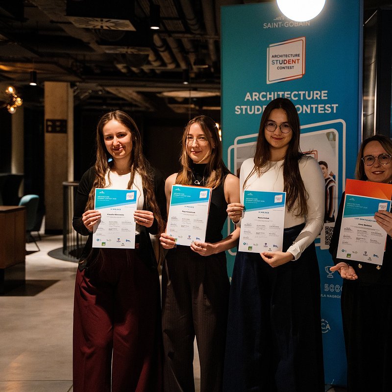 III miejsce – zespół Klaudia Bibrowska, Maja Kowalczuk, Maria Królak, promotorka dr inż. arch. Anna Berbesz-Wyrodek. (3).jpg