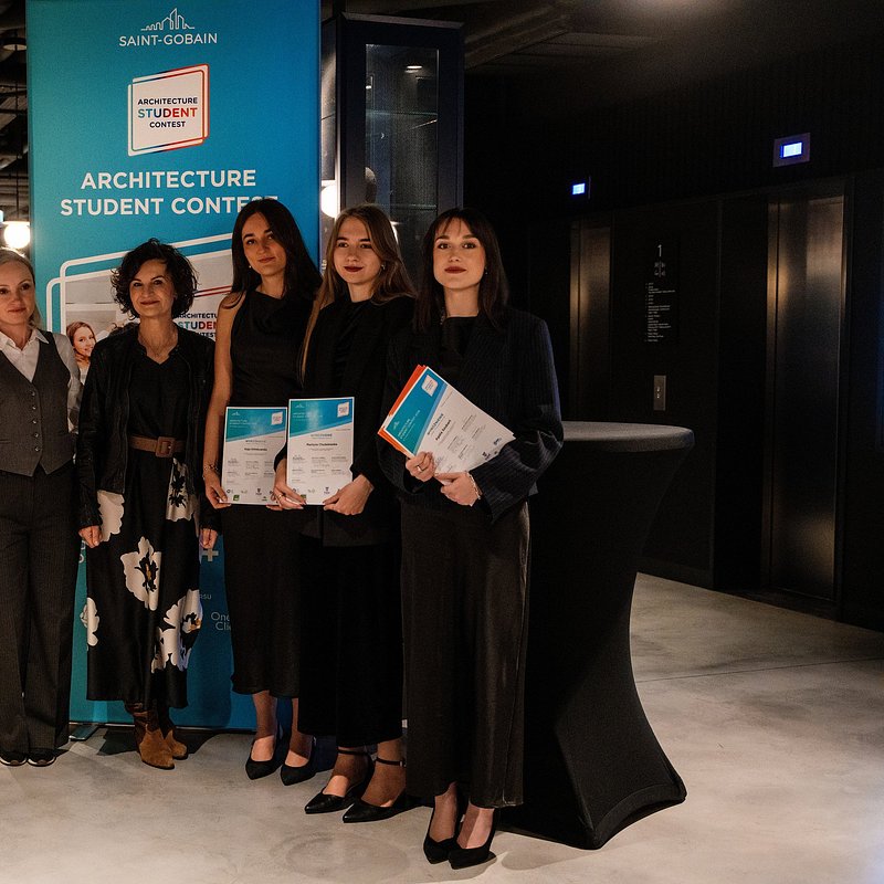 Wyróżnienie w kategorii „Zrównoważone budownictwo” – zespół Martyna Chudalewska,  Kaja Klimkowska, Agata Szubert, promotorka dr hab. inż. arch. Ewa Cisek. (3).jpg