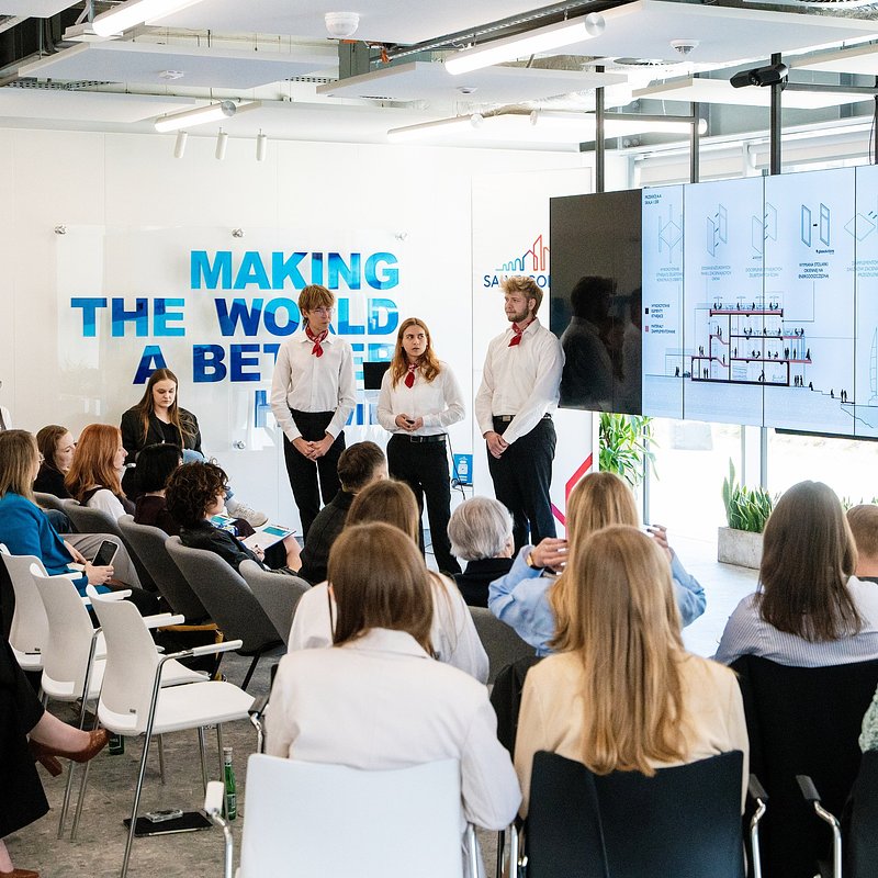 II miejsce – zespół Dominik Gromek, Paweł Mordeja, Alicja Smoczyk, opiekunka dr inż. arch. Anna Berbesz-Wyrodek. (4).jpg