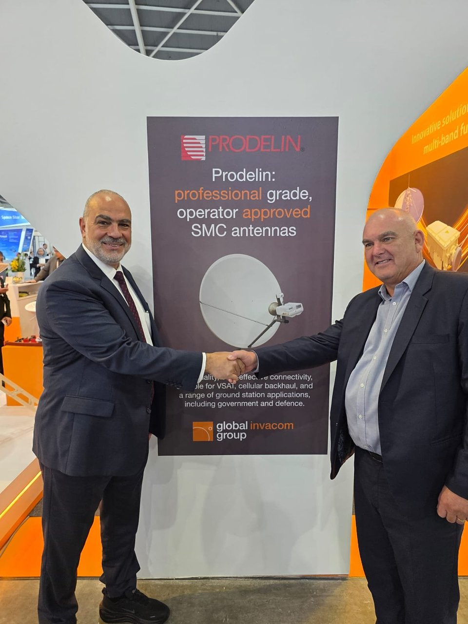 Mazen Nassar, Managing Director and CEO, Mena Nets FZE and Gordon Blaikie, CEO, Global Invacom