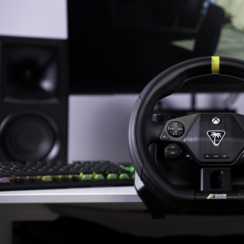 TB_Racer-Wireless-Wheel_Lifestyle 5.jpg