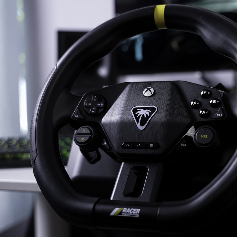 TB_Racer-Wireless-Wheel_Lifestyle 6.jpg
