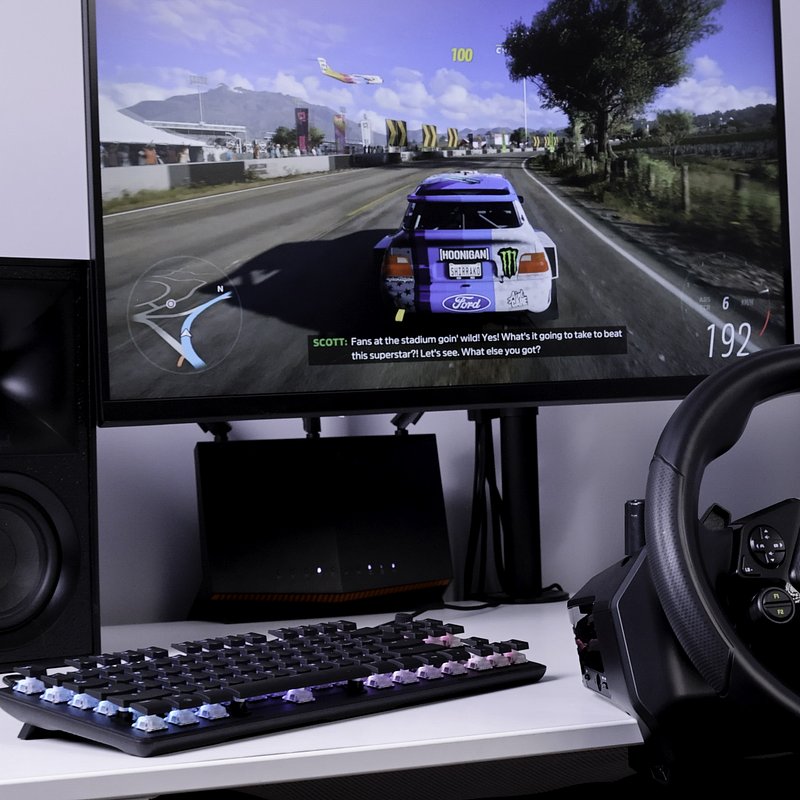 TB_Racer-Wireless-Wheel_Lifestyle 7.jpg