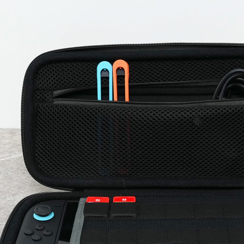 TB_PlayTrek_Travel-Case_NSW2_Charcoal-Black_A+Standard_04_3000x3000.jpg