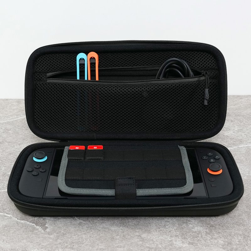 TB_PlayTrek_Travel-Case_NSW2_Charcoal-Black_A+Standard_09_3000x3000.jpg