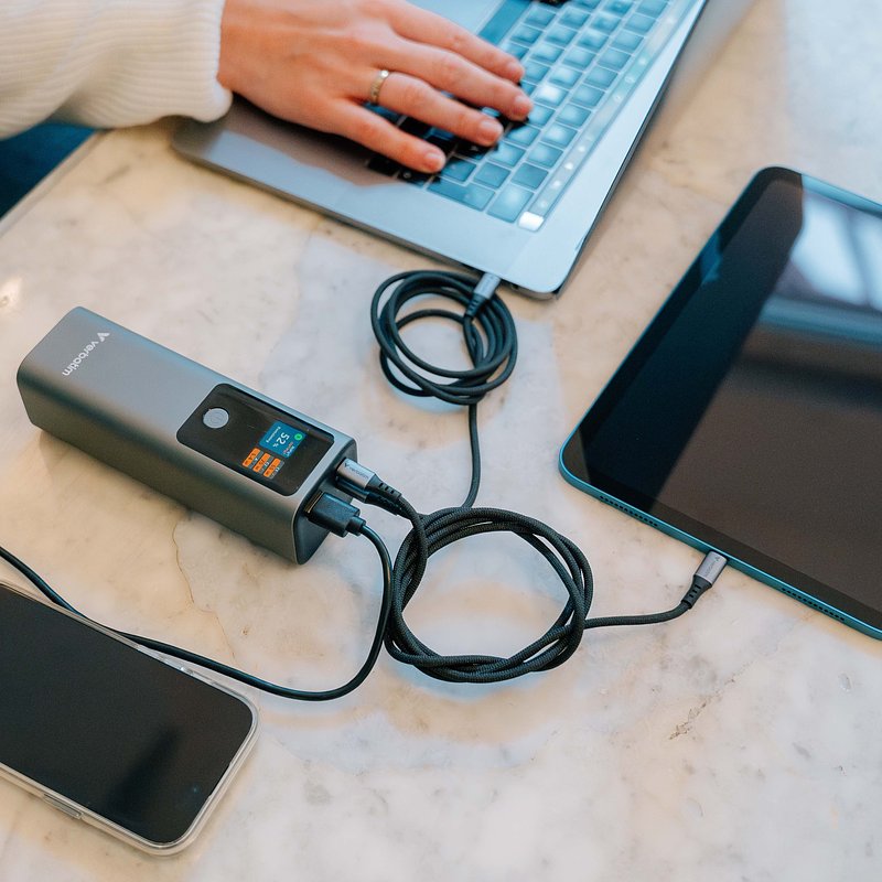 verbatim-lifestyle-pictures-27000-power-banks-shooting-jan-2025-32269-31845-31846-df-1.jpg