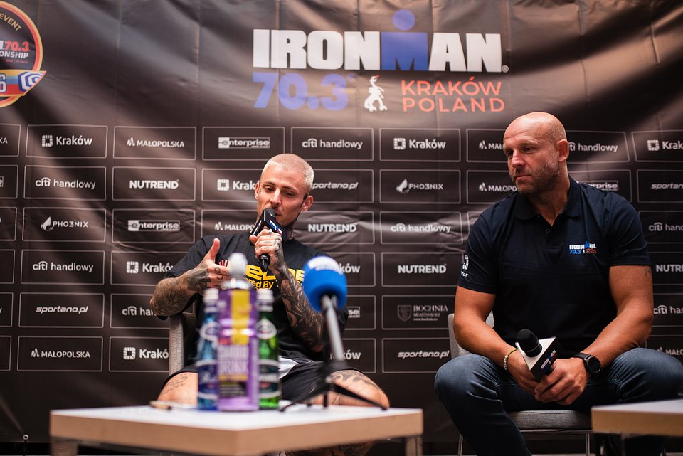 Od lewej: Mateusz Trąbka – influencer, były członek Ekipy Friza, Piotr Małachowski – multimedalista, olimpijczyk, dyskobol, uczestnik IRONMAN 70.3 Kraków