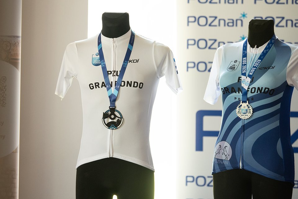 Koszulka lidera PZU Gran Fondo Series (od lewej) i PZU Gran Fondo Poznań / Fot.: Agnieszka Torba / Sport Evolution