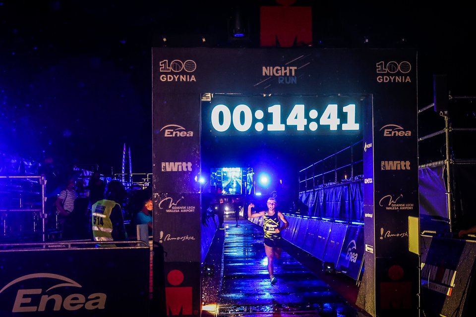 Mateusz Lipiński - zwycięzca Night Run Gdynia / Fot.: Przemek Świderski / Sport Evolution