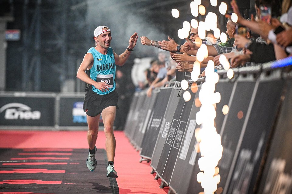 Mateusz Lipiński - zwycięzca Night Run Poznań / Fot.: Bartek Zborowski / Sport Evolution