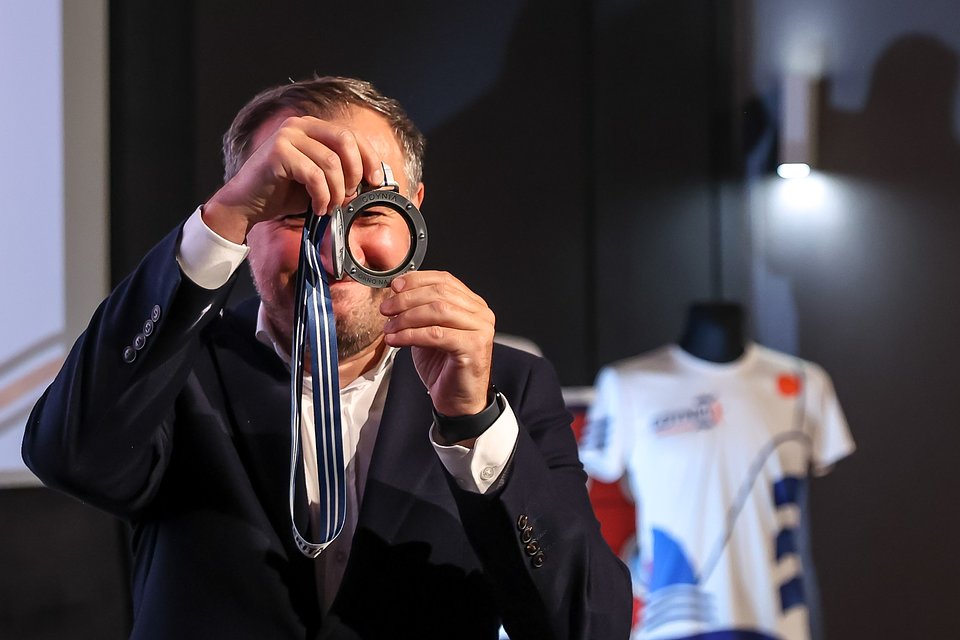 Tomasz Augustyniak - wiceprezydent Gdyni z medalem Gdynia Półmaratonu / Fot.: Karolina Misztal / Sport Evolution