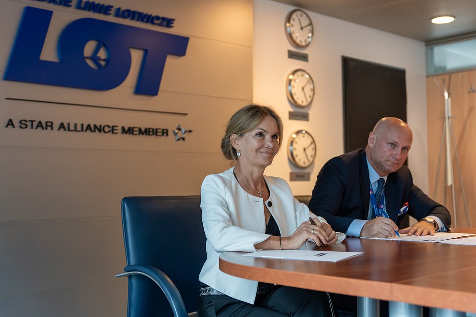 Na zdjęciu Ewa Lampart, Dyrektor Biura Marketingu i Komunikacji Korporacyjnej oraz Łukasz Caliński, Dyrektor Biura Zakupów PGL