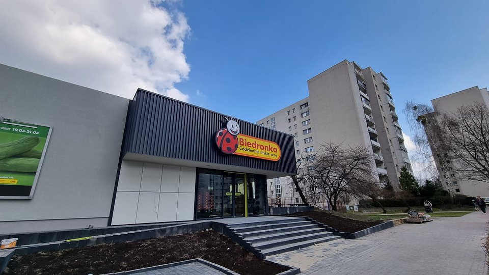 Sklep Biedronka w Warszawie przy ul. Polinezyjskiej 10