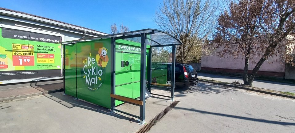 Sklep_ul. Warszawska 1, Łowicz.jpg