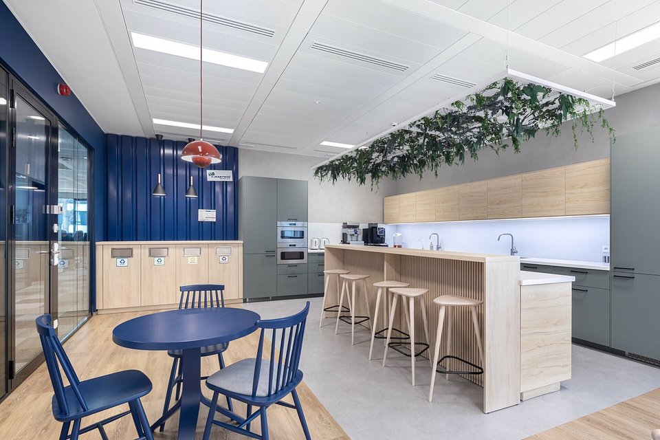 The Hartwig office in the K2 office building in Gdynia (photo: Szymon Polanski for Knauf Ceiling Solutions).