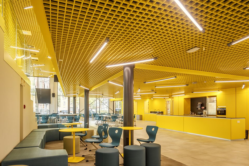 Belgia_Oscar Romero College, Dendermonde_knauf_ceiling_solutions.JPG